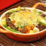 Torta de frigideira com linguiça